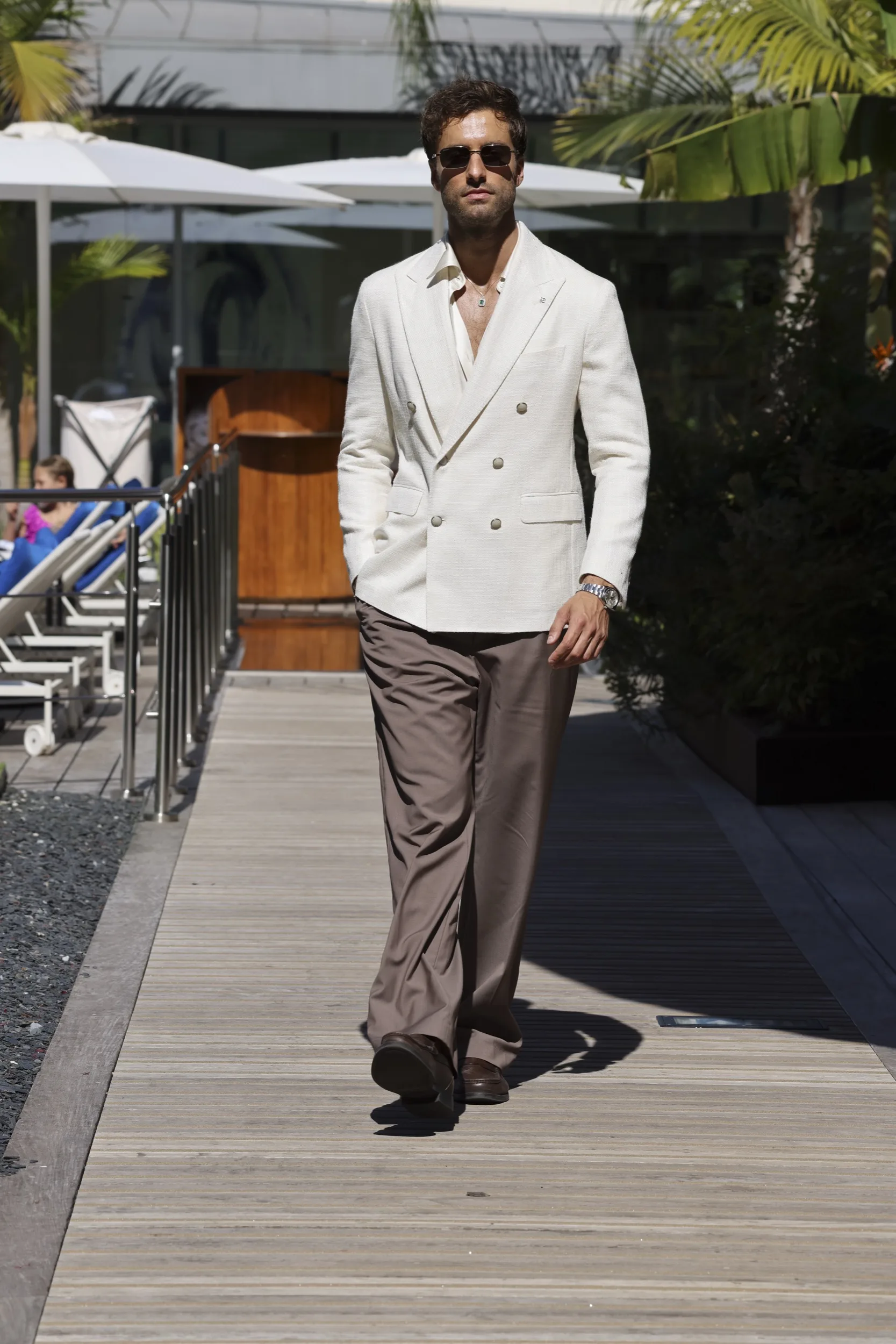 Lifestyle fashion — Plage Martinez pier, Cannes 2026